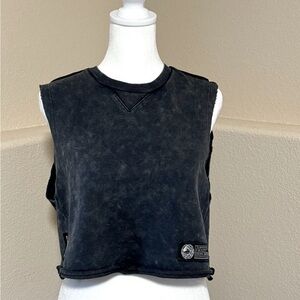 Alphalete NWT Ladies Dark distressed Blue Crop Top size Large